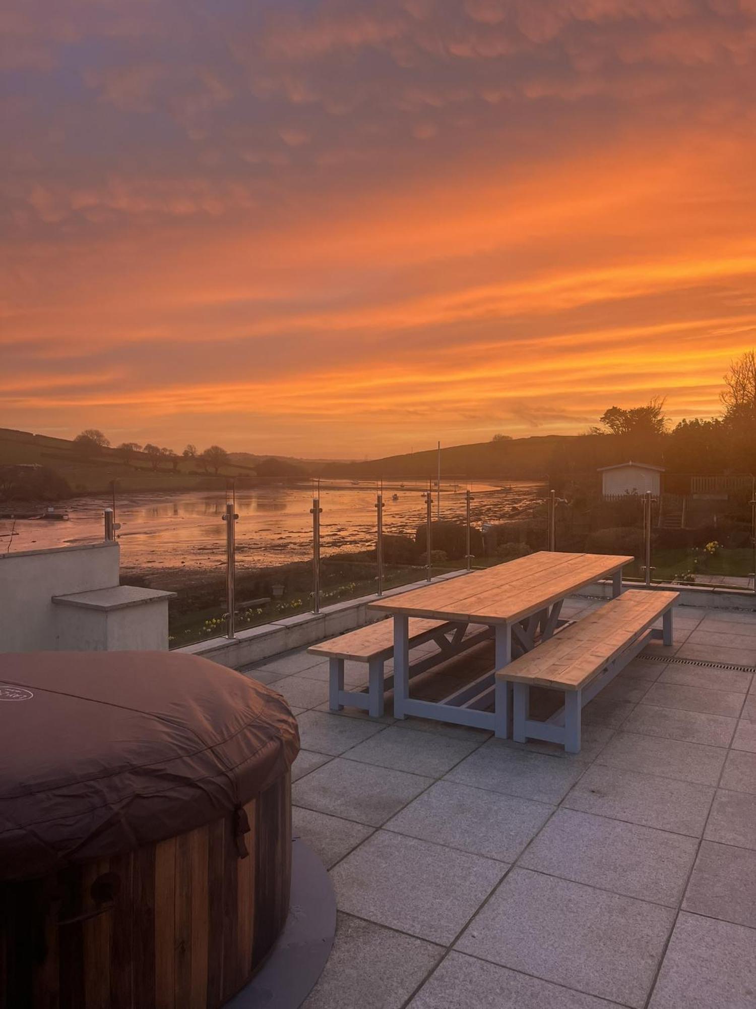 Seaflowers Guest house 4*